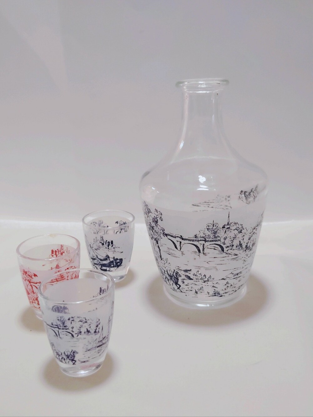 Cristallerie D’Arques Frosted French  Country Scene Decanter w/ 3 Shot Glasses
